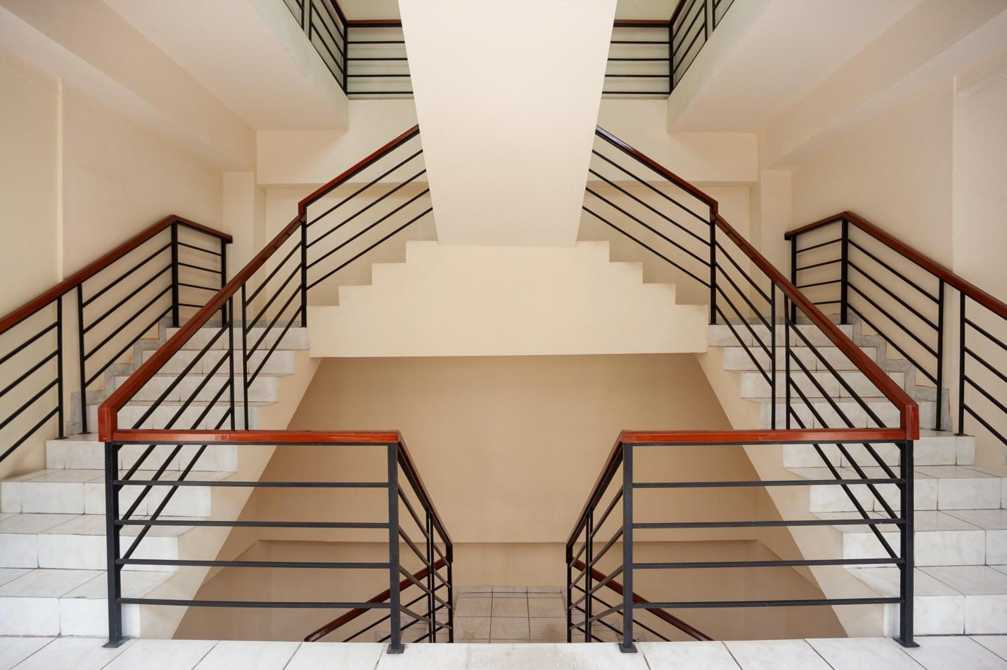 Reddoorz Plus Near Plaza Blok M Джакарта Экстерьер фото